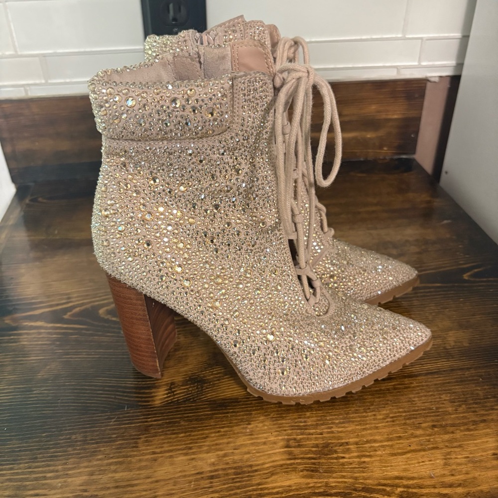 Steve Madden Illisa Rhinestone Lace‎ Up Booties Size 7.5